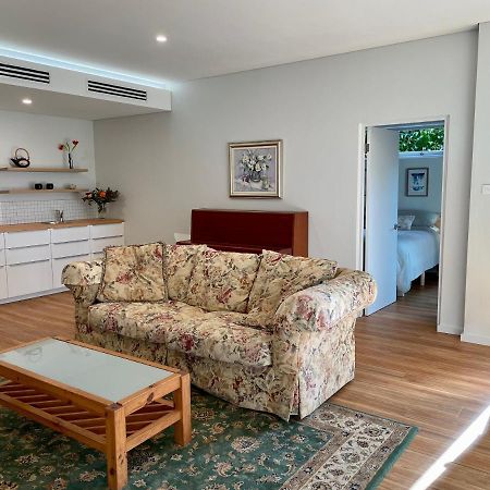 Tranquil Garden Apartment With Living Room ウロンゴン エクステリア 写真
